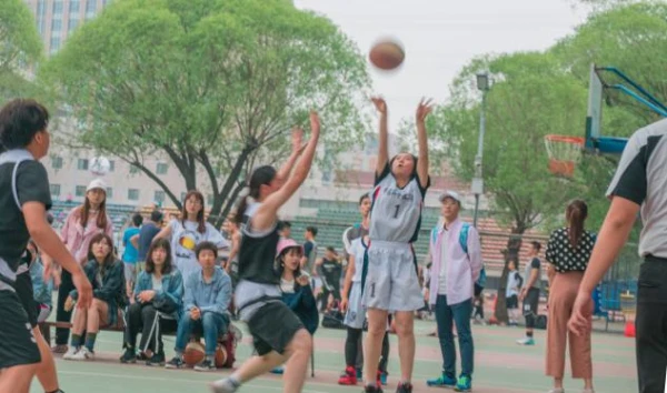 借助运动心理学家指导篮球运动员减压的方案_2